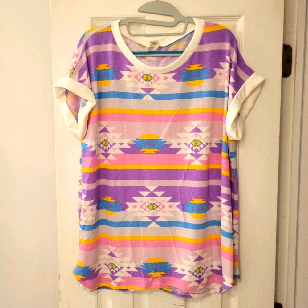 Sew In Love NWOT Geometric Print Top Lg